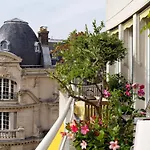 GuestReady - Stunning Apt near Champs Elysées